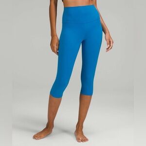 NWOT Lululemon Align‎ High-Rise Crop 17"
Poolside Size 4